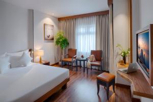 silverland min hotel