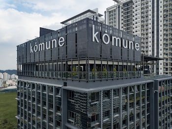 komune living