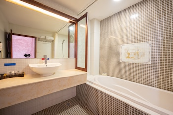 duc vuong saigon hotel bui vien