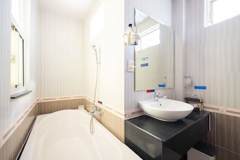 duc vuong saigon hotel bui vien