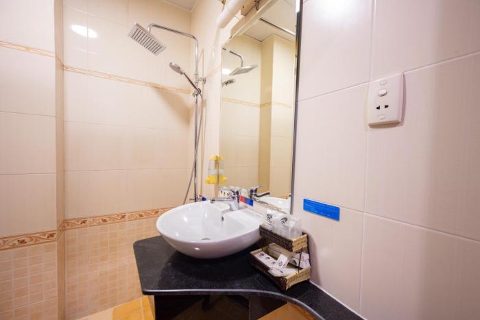 duc vuong saigon hotel bui vien