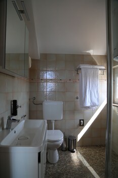 mk apartments nin