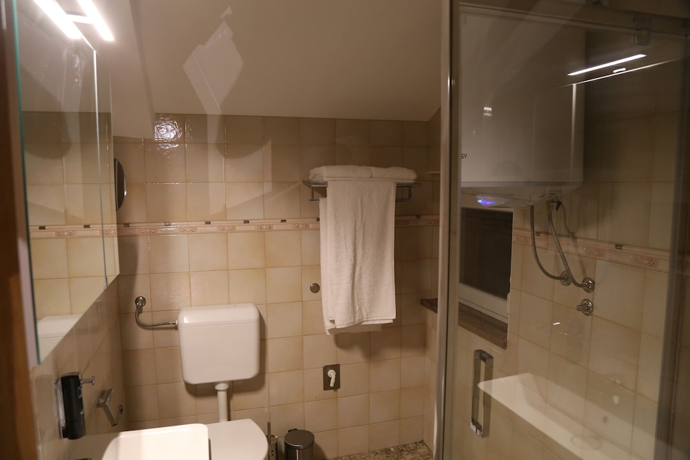 mk apartments nin