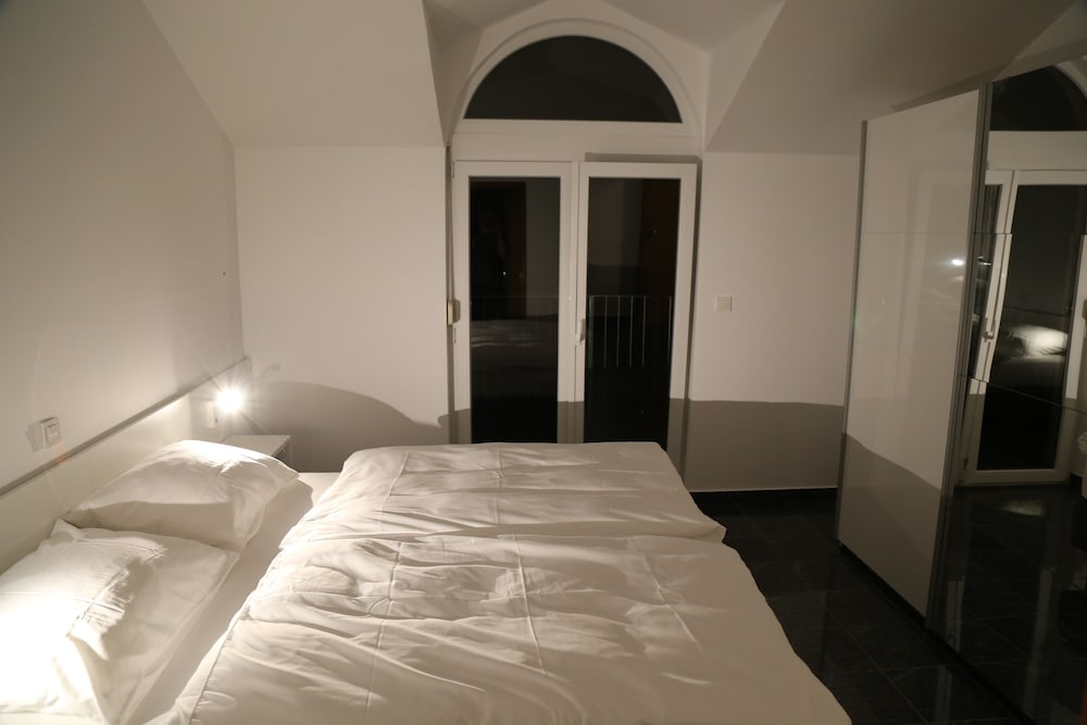 mk apartments nin