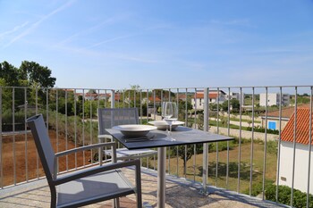 mk apartments nin