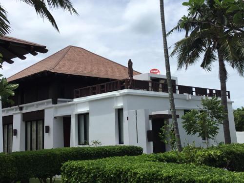 the oriental beach villa