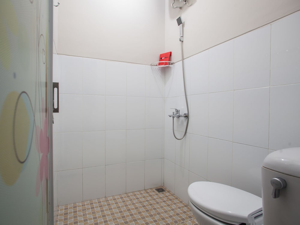 reddoorz plus near banyuwangi airport