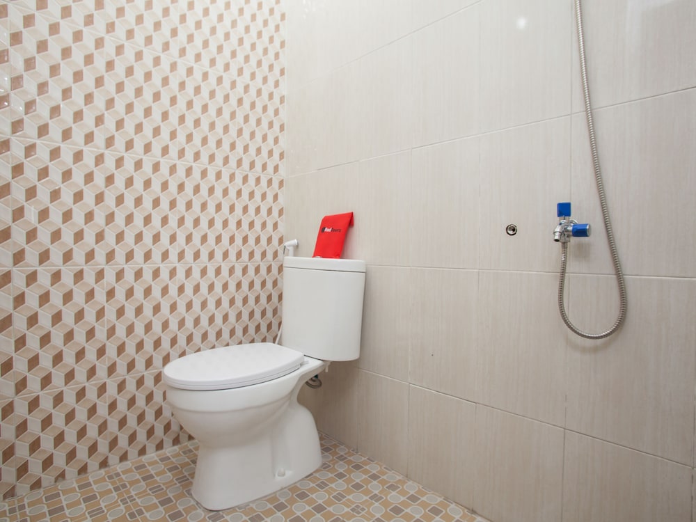 reddoorz plus near banyuwangi airport