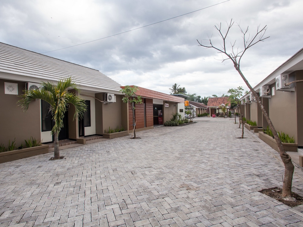 reddoorz plus near banyuwangi airport