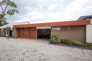 reddoorz plus near banyuwangi airport