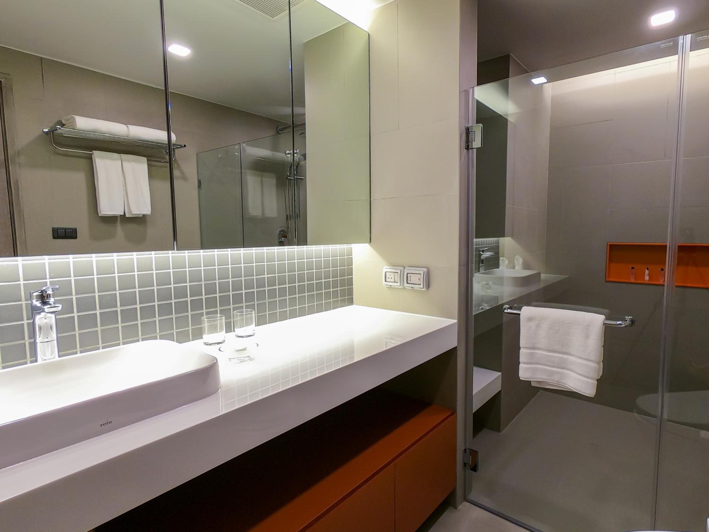 oakwood residence sukhumvit thonglor bangkok