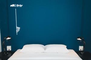 blue bed hotel