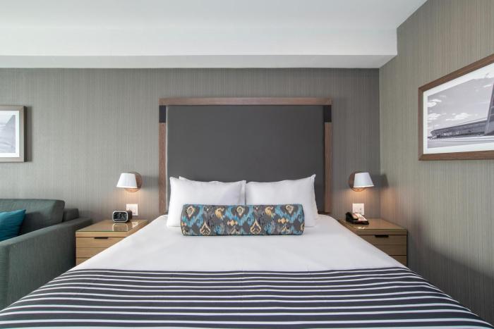 sandman signature ottawa airport hotel