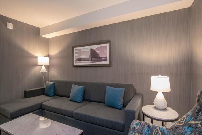 sandman signature ottawa airport hotel