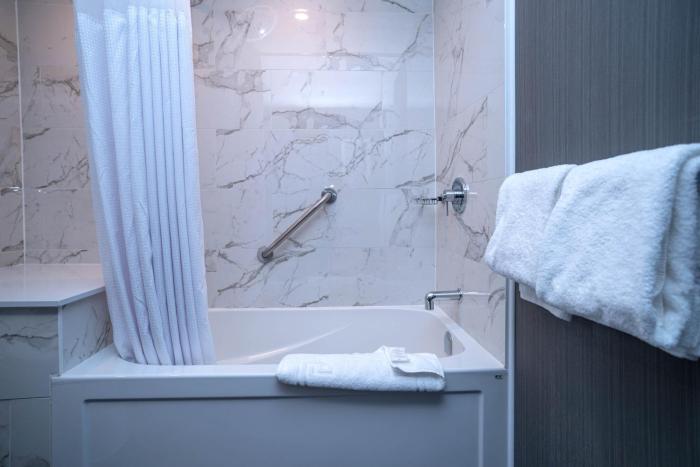 sandman signature ottawa airport hotel