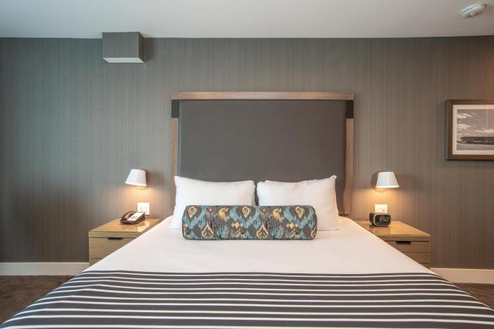 sandman signature ottawa airport hotel