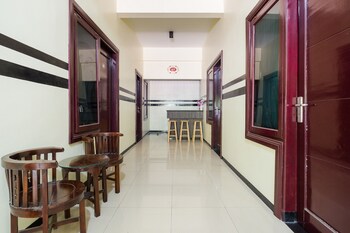 reddoorz syariah ketintang surabaya