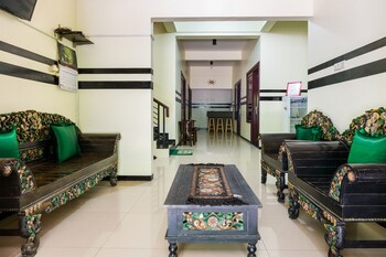 reddoorz syariah ketintang surabaya