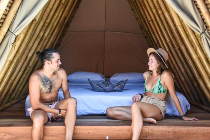 mad monkey gili trawangan hostel