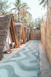 mad monkey gili trawangan hostel