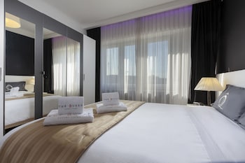 the queen luxury apartments villa giada