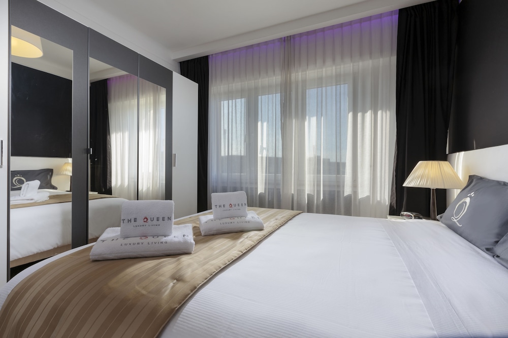 the queen luxury apartments villa giada