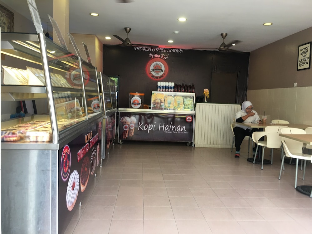 yellow mansion hotel melaka raya