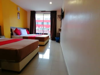 yellow mansion hotel melaka raya