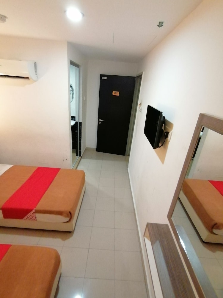 yellow mansion hotel melaka raya