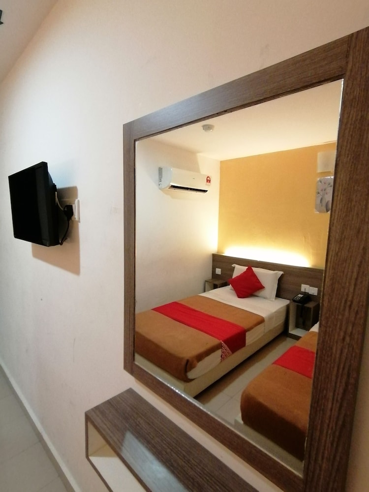 yellow mansion hotel melaka raya