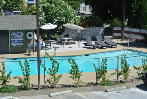vino inn and suites