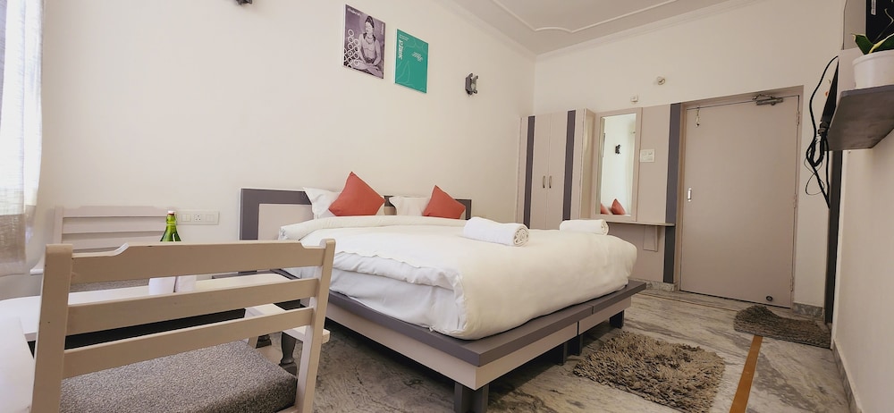 chakrah by hermitage