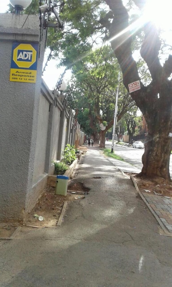 royal crown guesthouse