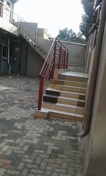 royal crown guesthouse