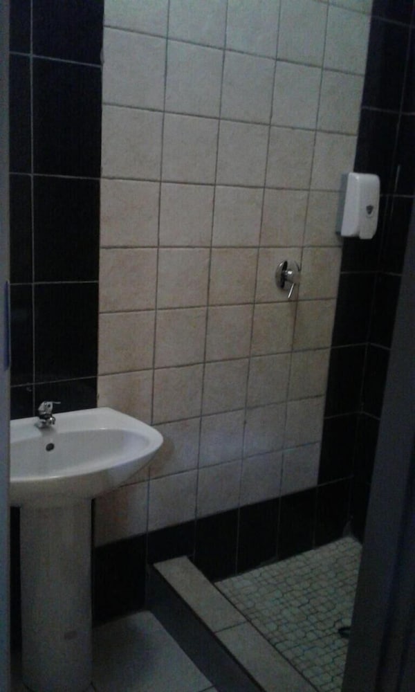 royal crown guesthouse