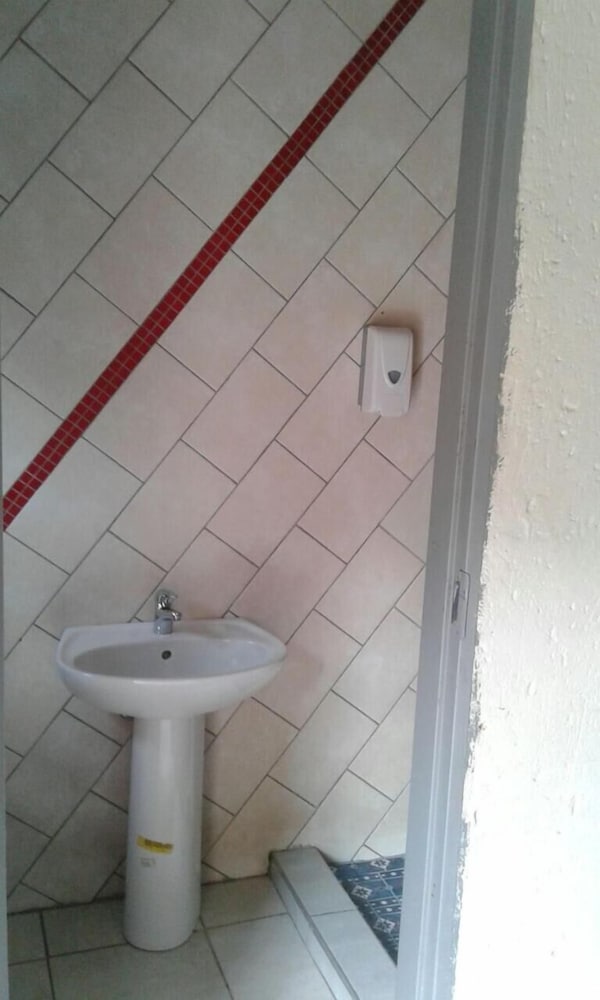 royal crown guesthouse