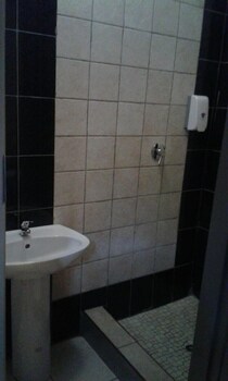 royal crown guesthouse