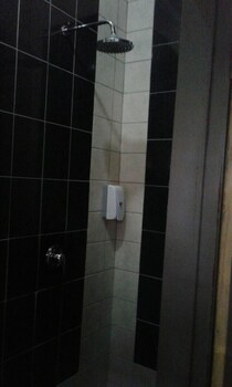 royal crown guesthouse