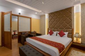 Hotel Vashanth Krishna,,3 star