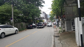 aunt and uncles house