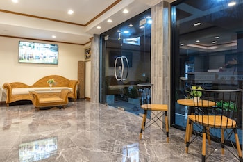 suthep home and hostel