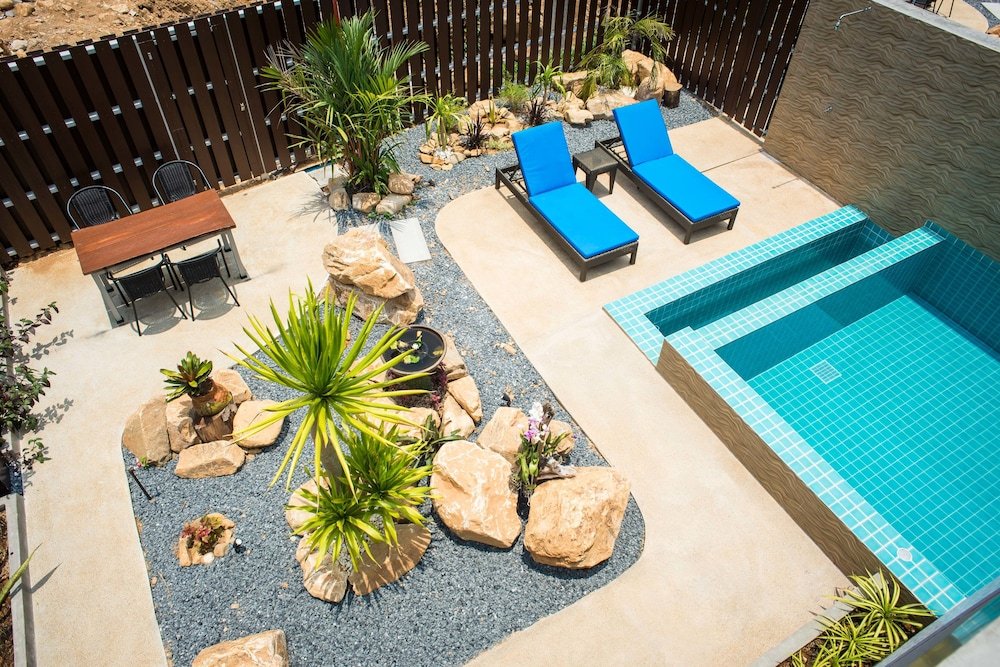 the pearl luxury pool villas