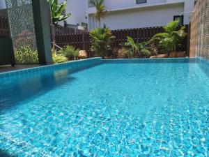 the pearl luxury pool villas