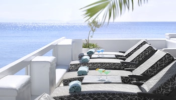petinos beach hotel