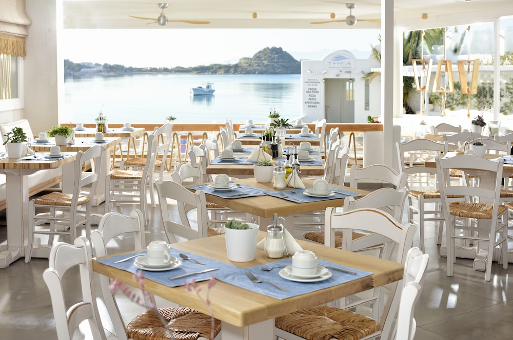 petinos beach hotel