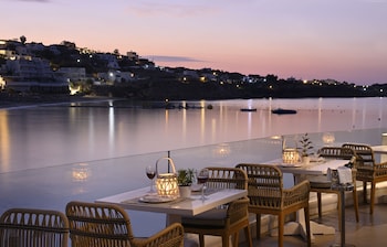 petinos beach hotel