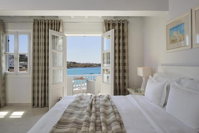 petinos beach hotel