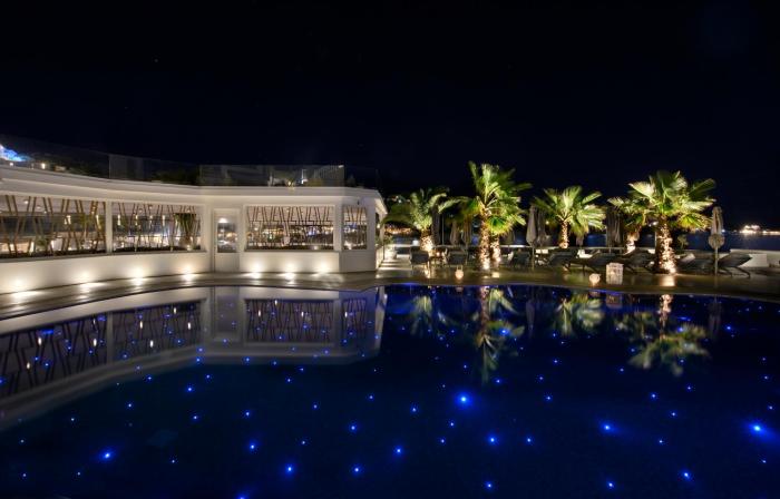 petinos beach hotel