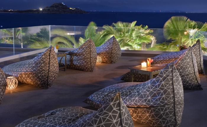 petinos beach hotel