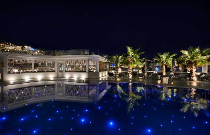 petinos beach hotel